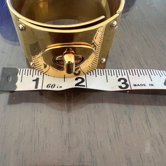 Coach Cuff - Picture 1 of 3